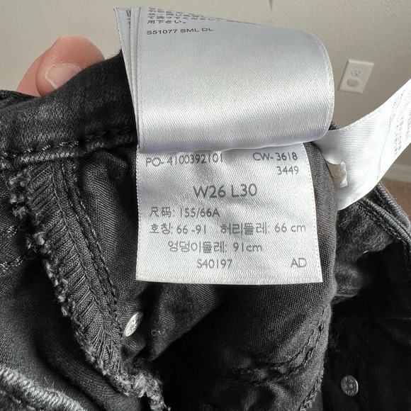 LEVI'S 711 Black Distressed Trashed Ripped Skinny Leg Mid Rise Stretch Jeans 26 - Picture 6 of 7